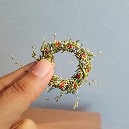 Miniature Leaf & Berry Wreath – Handmade Seasonal Decor for Fall, Christmas & Gifts